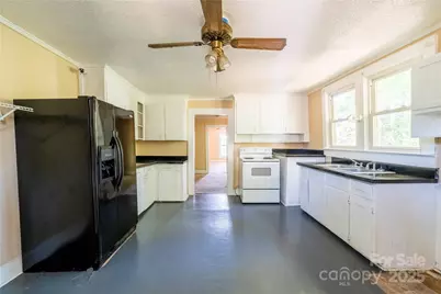 345 14th Avenue NE, Hickory, NC 28601 - Photo 18