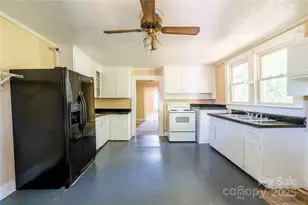 345 14th Ave NE, Hickory, NC 28601 - Photo 18