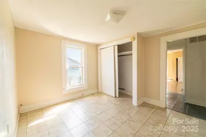 345 14th Avenue NE, Hickory, NC 28601 - Photo 12