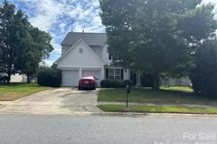 2018 Southwind Dr, Charlotte, NC 28216 - Photo 2