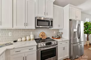 345 E Cama St, Charlotte, NC 28217 - Photo 6