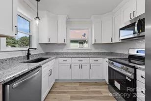 321 W 14th St, Salisbury, NC 28144 - Photo 2