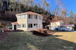 214 Locust Cove Rd, Marion, NC 28752 - Photo 2