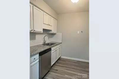 3215 Heathstead Place, Charlotte, NC 28210 - Photo 4