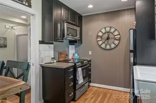 386 Old Log Rd, Green Mountain, NC 28740 - Photo 18