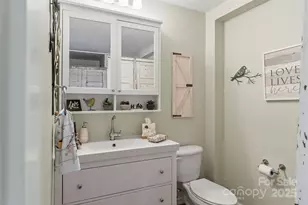 386 Old Log Rd, Green Mountain, NC 28740 - Photo 20