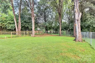 4707 Americana Ave, Charlotte, NC 28215 - Photo 14