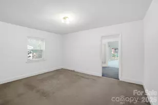 955 Hickory Nut St, Charlotte, NC 28205 - Photo 16