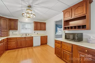 955 Hickory Nut St, Charlotte, NC 28205 - Photo 10