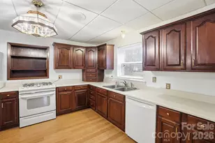 955 Hickory Nut St, Charlotte, NC 28205 - Photo 8