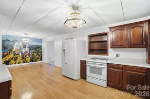 955 Hickory Nut St, Charlotte, NC 28205 - Photo 10