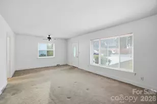 955 Hickory Nut St, Charlotte, NC 28205 - Photo 6