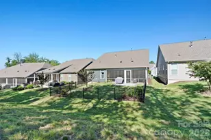 12508 Old Iron Ln, Charlotte, NC 28215 - Photo 36