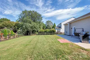 10323 Dominion Village Dr, Charlotte, NC 28269 - Photo 30