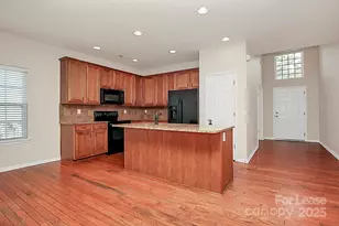 10323 Dominion Village Dr, Charlotte, NC 28269 - Photo 8