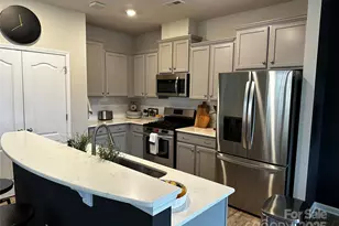 350 Kennebel Pl, Fort Mill, SC 29715 - Photo 8