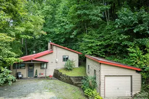 100 Chipmunk Ln, Maggie Valley, NC 28751 - Photo 10
