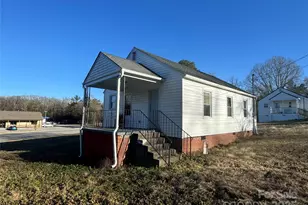 556 6th St, Chester, SC 29706 - Photo 2