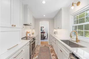 868 Mulberry St, Clyde, NC 28721 - Photo 6