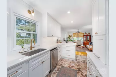 868 Mulberry Street, Clyde, NC 28721 - Photo 4