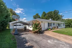 868 Mulberry St, Clyde, NC 28721 - Photo 28