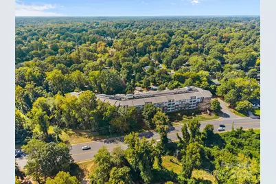 1000 E Woodlawn Road #413, Charlotte, NC 28209 - Photo 2