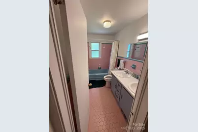 1102 N Justice Street, Hendersonville, NC 28791 - Photo 12