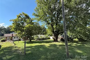 1102 N Justice St, Hendersonville, NC 28791 - Photo 4