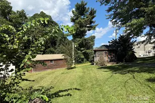 1102 N Justice St, Hendersonville, NC 28791 - Photo 2