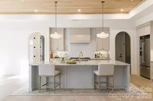 3028 Eastham Ln, Charlotte, NC 28209 - Photo 10