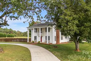 462 Mock Mill Rd, Statesville, NC 28677 - Photo 2