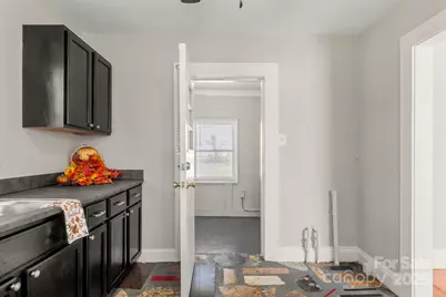 320 S Oakwood Drive, Statesville, NC 28677 - Photo 14