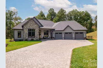 422 Ascension Valley, Horse Shoe, NC 28742 - Photo 2