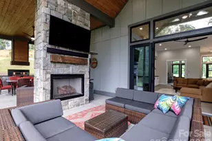 422 Ascension Vly, Horse Shoe, NC 28742 - Photo 18