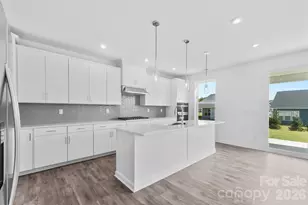 7120 Wayfarer Dr, Charlotte, NC 28269 - Photo 6