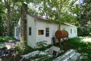 115 N Arlington Ave, Jonesville, NC 28642 - Photo 4