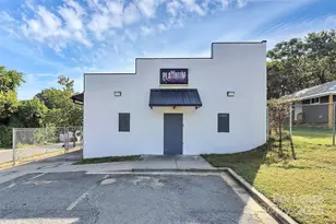 2820 L D Parker Dr, Charlotte, NC 28206 - Photo 1