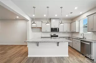 323 Laura Elizabeth Ln, Clover, SC 29710 - Photo 4