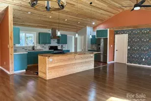 28 Wake St, Waynesville, NC 28786 - Photo 8