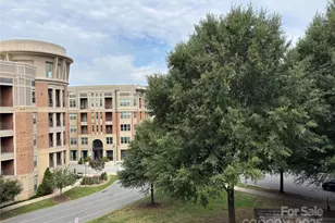 4620 Piedmont Row Dr, Charlotte, NC 28210 - Photo 2