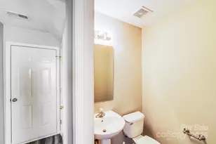 836 Almora Dr, Charlotte, NC 28216 - Photo 14