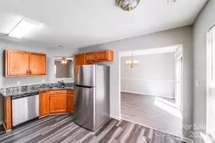 836 Almora Dr, Charlotte, NC 28216 - Photo 12