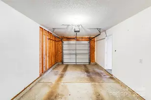 836 Almora Dr, Charlotte, NC 28216 - Photo 22