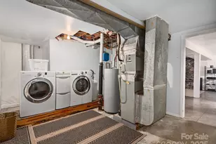 22 Waters Rd, Asheville, NC 28805 - Photo 24