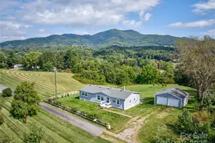 112 Melody St, Clyde, NC 28721 - Photo 2