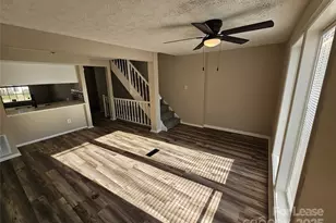 9445 Lexington Cir, Charlotte, NC 28213 - Photo 8