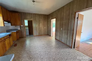 19 Thole St, Marion, NC 28752 - Photo 6