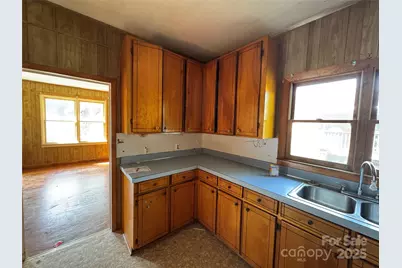 19 Thole Street, Marion, NC 28752 - Photo 4