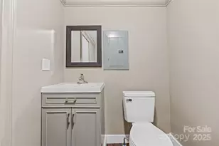 425 Lyndhurst Dr, Hendersonville, NC 28791 - Photo 20