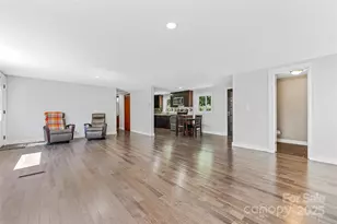 425 Lyndhurst Dr, Hendersonville, NC 28791 - Photo 12